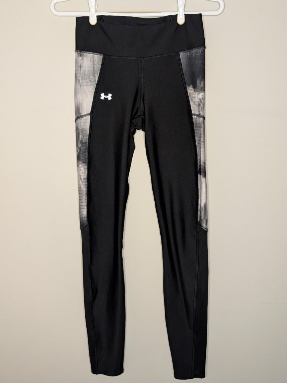 Under Armour Women’s Fly By Black Printed Compression Tights Mesh Detail Size S